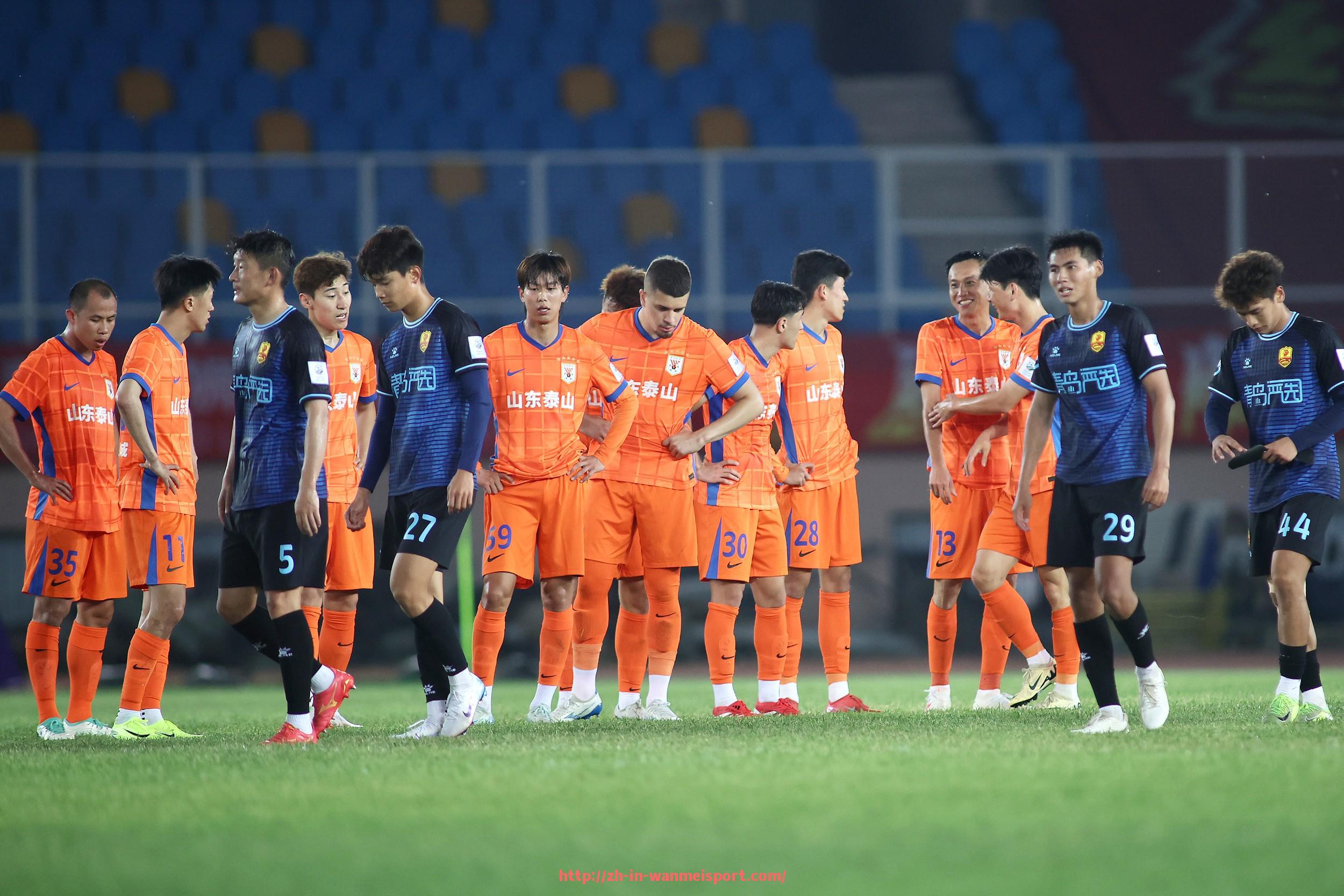 完美体育app-法甲里昂与欧战豪门交锋的历史与表现